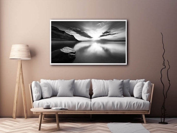 Monochrome  Lake 