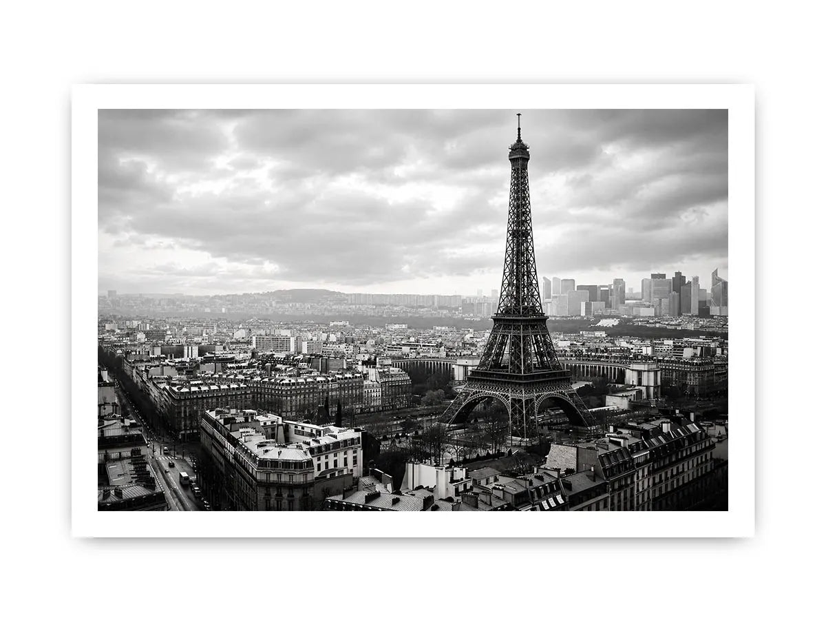 Black and white panoramic view of the Eiffel Tower overlooking the Paris cityscape
